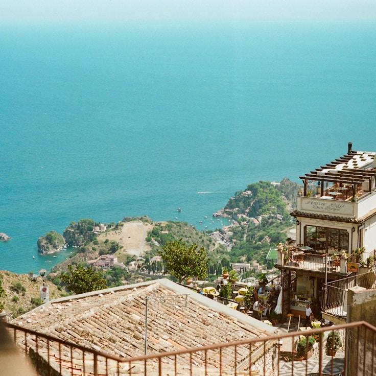 Family terraces and cafés for calm evenings in Madison